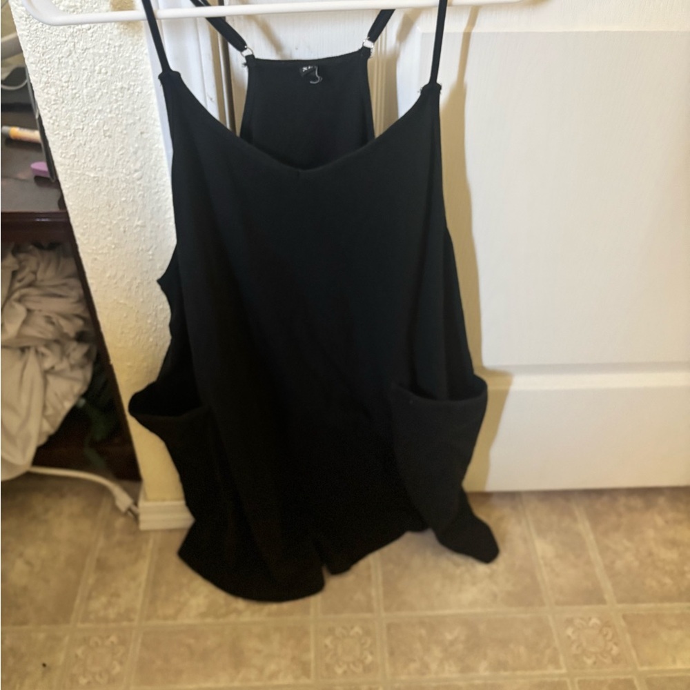 Women’s romper with big pockets